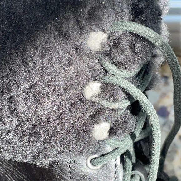 Ralph Lauren Rugged Black Fur-Lined Boots - Picture 9 of 14